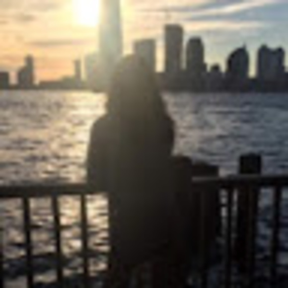 Meet your Posher, Briana - Picture 1 of 1